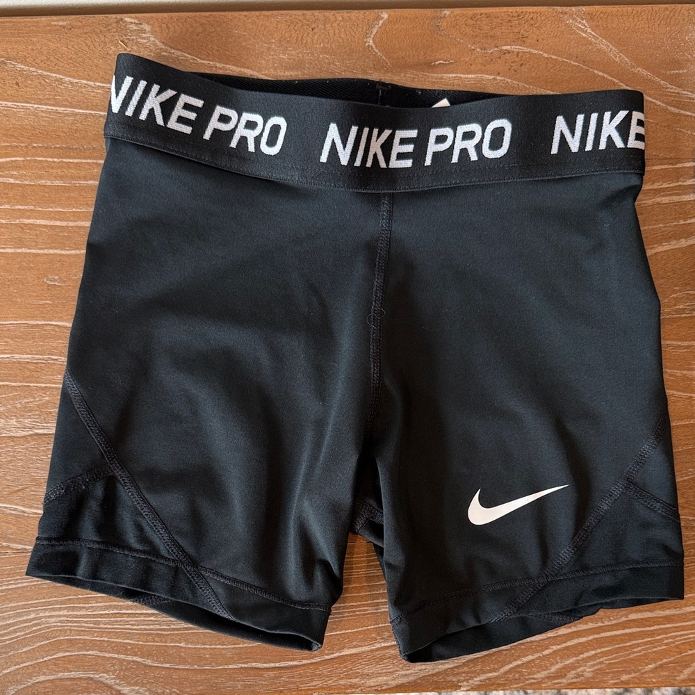 Nike Pro girls size medium Black Athletic Shorts.